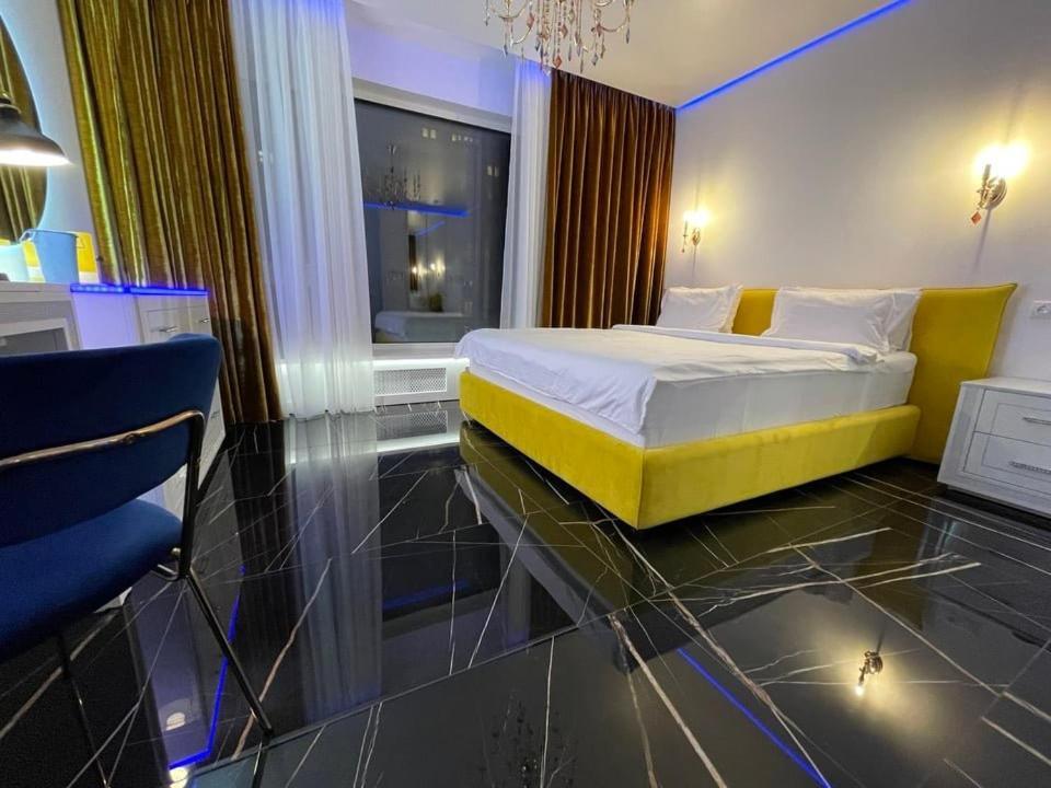 1 Room 65M2 Center Of Obolon Near River Side. 基輔 外观 照片