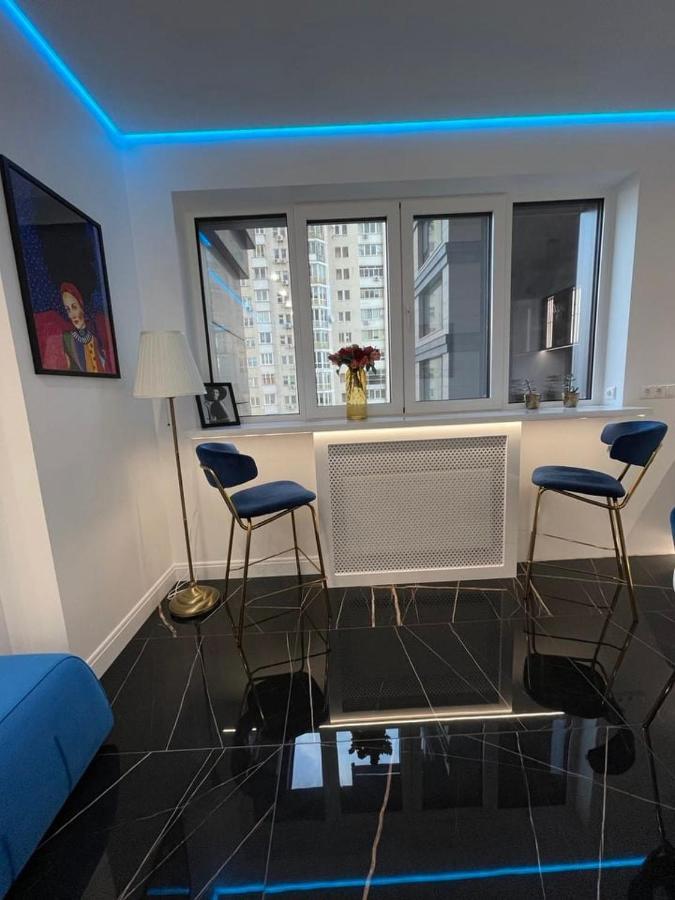 1 Room 65M2 Center Of Obolon Near River Side. 基輔 外观 照片