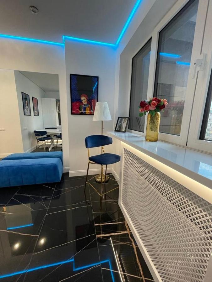 1 Room 65M2 Center Of Obolon Near River Side. 基輔 外观 照片
